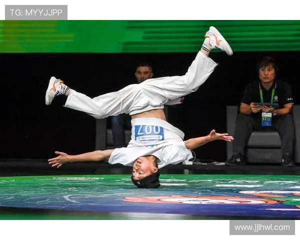 南京极限运动队在世界街舞大赛中的耐力表现引发热议与赞赏