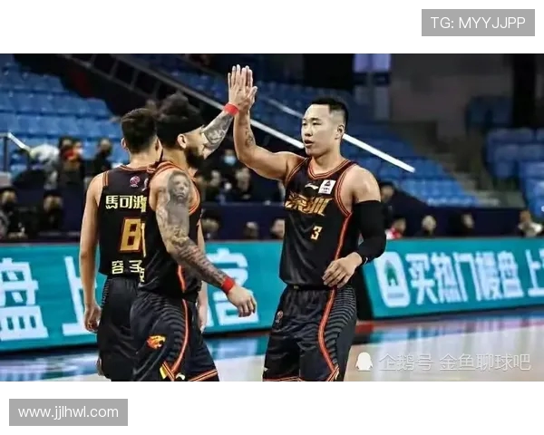 雷霆强势迎战对手全场高能对攻鏖战上演巅峰激烈对决 雷霆强势迎战对手全场高能对攻鏖战上演巅峰激烈对决