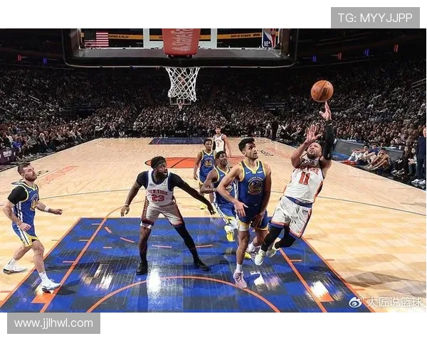 勇士与开拓者激战正酣盘点比赛精彩瞬间与关键时刻 勇士与开拓者激战正酣盘点比赛精彩瞬间与关键时刻